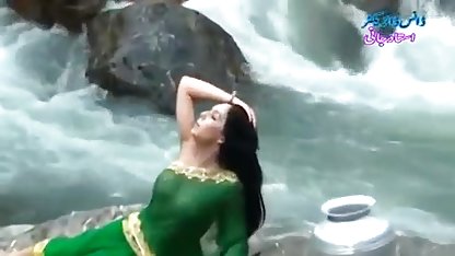 प्यार और सेक्स प्रियंका सेक्सी पिक्चर पर के सोफे