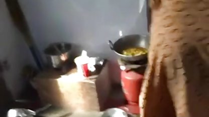 ओरिएंटल लड़की सेक्सी इंग्लिश बीपी masturbates