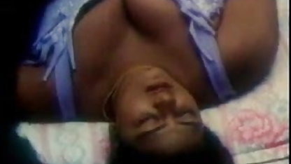 घर स्ट्रिपटीज़ के साथ एक सेक्सी पिक्चर वीडियो भेजो कुर्सी