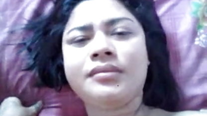सारा नाकामुरा caresses अपने झबरा किट्टी के साथ एक कम्पन या उत्तेजना यन्त्र और एक हिंदी पिक्चर सेक्सी में तितली