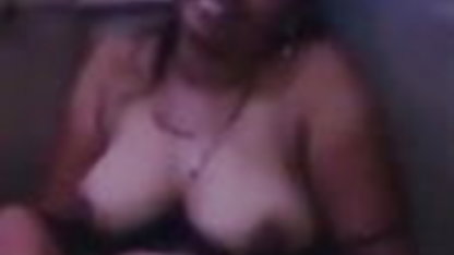 Busty एशियाई लड़की है धंय एक विशाल डिक के साथ उसके सेक्सी इंग्लिश पिक्चर सेक्सी मुंह और उसके किट्टी