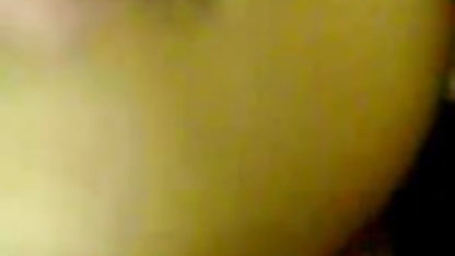 लड़की caresses उसके अमिताभ की सेक्सी पिक्चर किट्टी